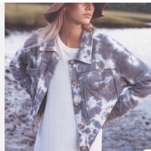 T.La Anthropologie Nika Cropped Shirt Jacket in a gray tie-dye pattern S new